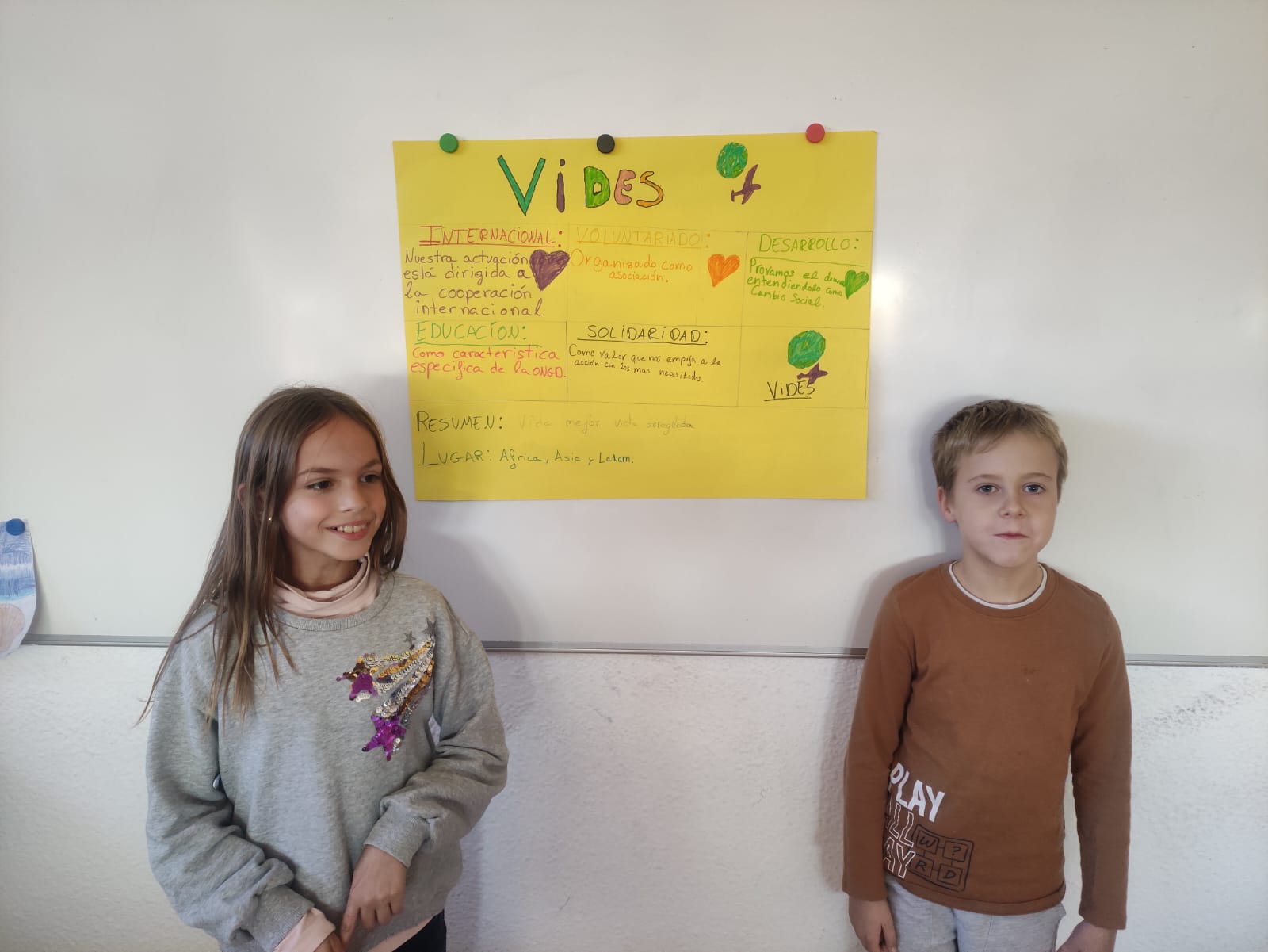 VIDES, invitada por Escola El Drac para charlar sobre voluntariado
