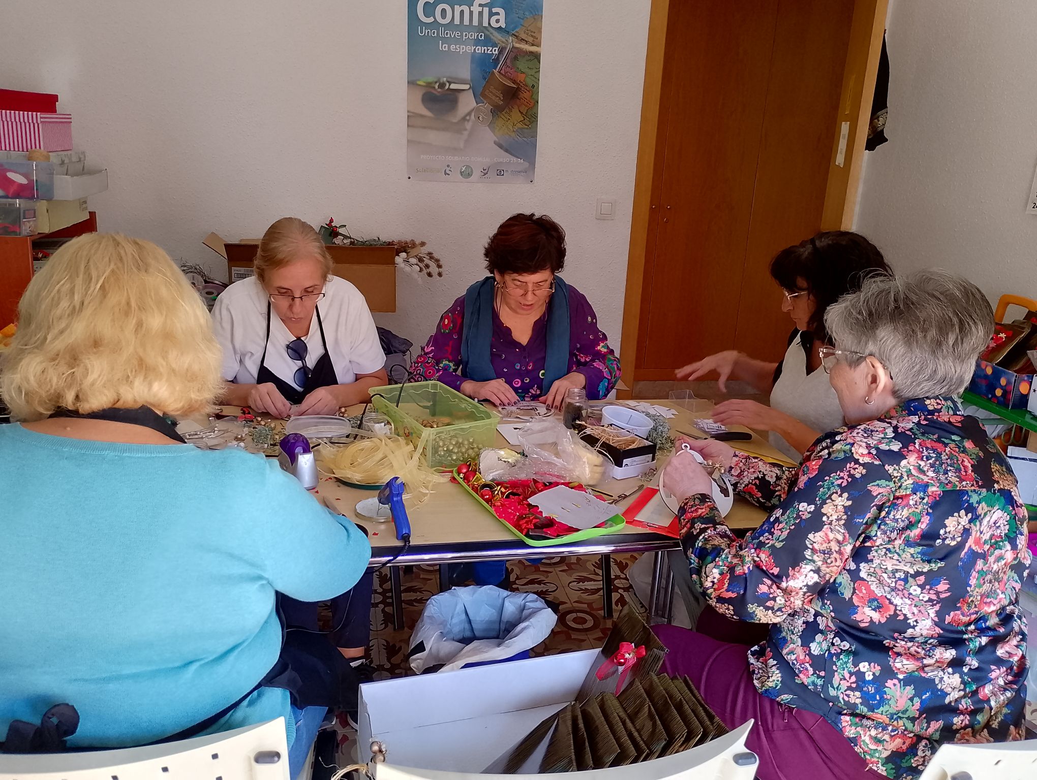 TALLER SOLIDARIO VIDES: PREPARANDO LA NAVIDAD