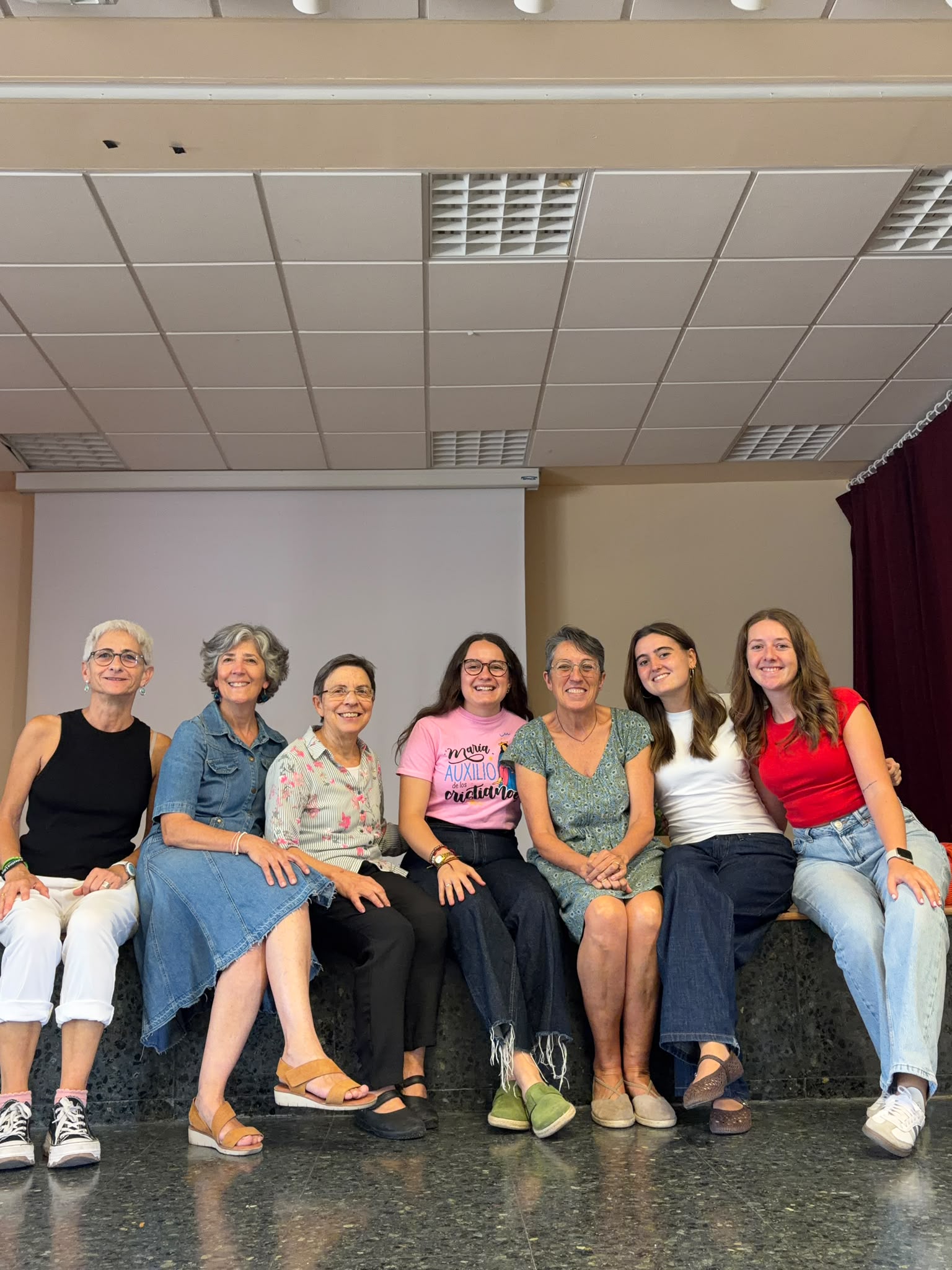 Encuentro con las voluntarias tras los campos de trabajo internacionales